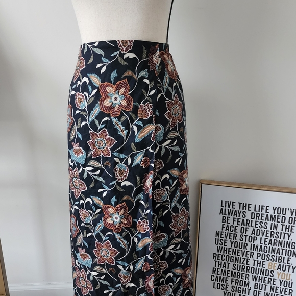 Charter Club deep blue flower print wrap skirt - Picture 1 of 5